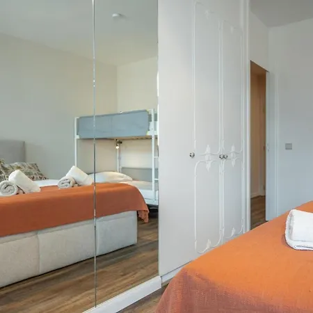 Au Louvre Authentiek In