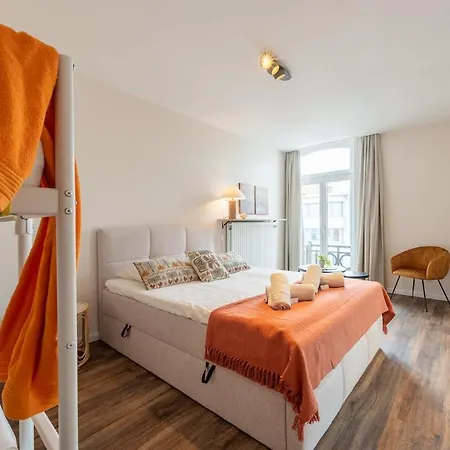 Au Louvre Authentiek In *