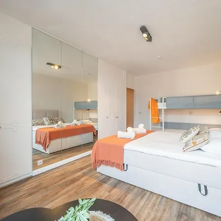 Au Louvre Authentiek In 아파트 데한