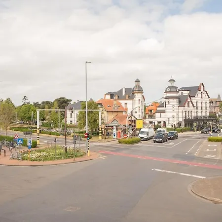 Au Louvre Authentiek In *